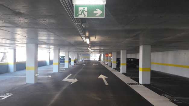 Parcarea zgârie-nori din Timișoara este deschisă, iar șoferii pot lăsa mașinile la etajul nouă al clădirii
