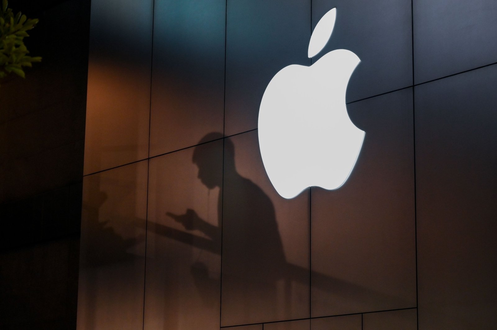 Ucraina condamnă Apple pentru că a afișat Crimea ca fiind parte din Rusia în aplicațiile sale