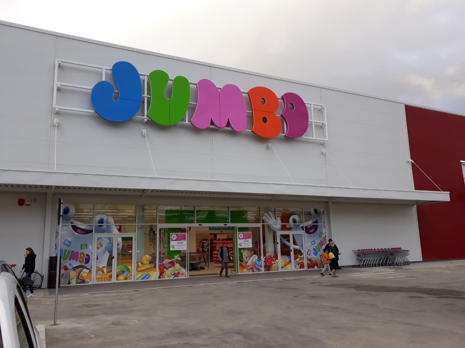 Deschiderea noului magazin Jumbo în Brașov