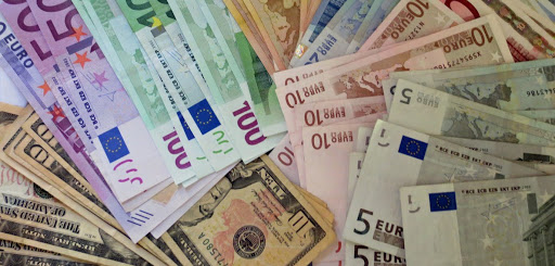 Euro înregistrează o nouă creştere