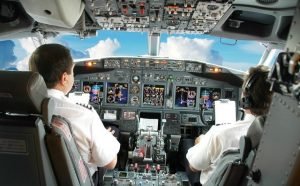 Criza a pus pe liber u  numar semnificativ de angajati din aviatie