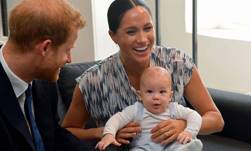 Archie, fiul lui Harry și al lui Meghan va fi prinț atunci când Charles va fi încoronat