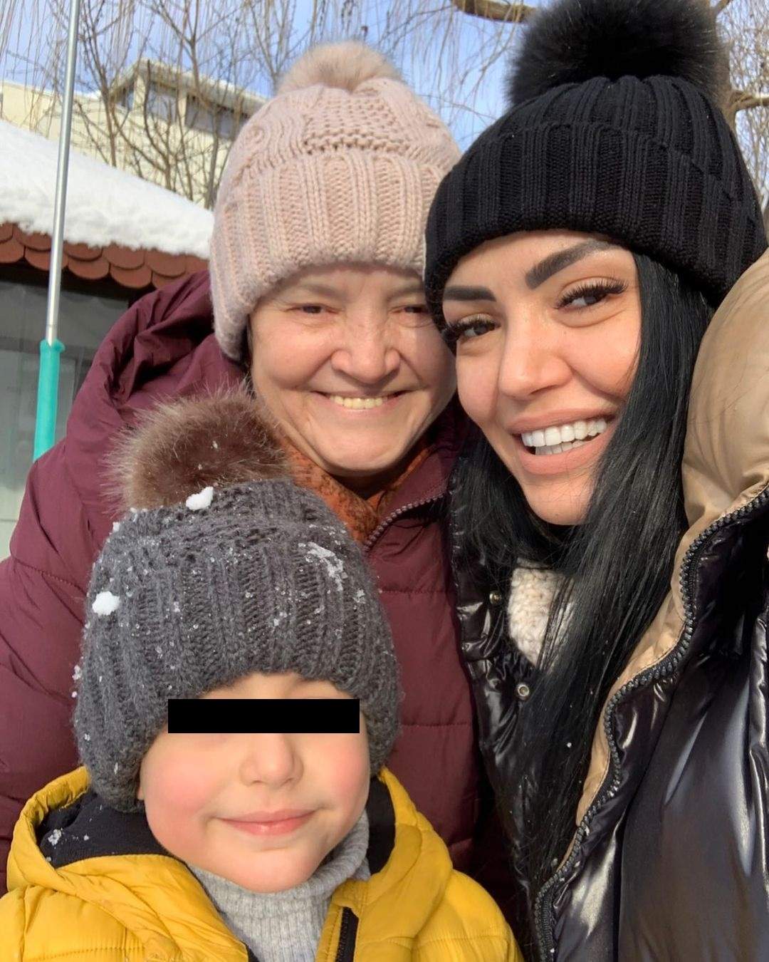 Cu toții o știm pe Andreea Mantea, dar puțini sunt cei care o cunosc pe mama sa! Cele două sunt identice / FOTO