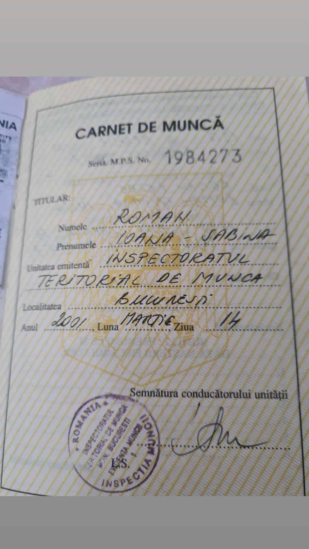 Oana Roman, dovada că nu a stat degeaba toată viața. Vedeta a postat primele imagini cu cartea ei de muncă / FOTO