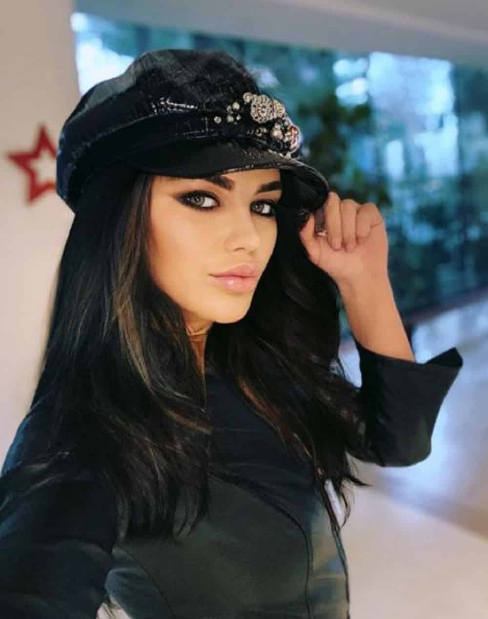 Ce studii are, cu adevărat, Carmen de la Sălciua! A avut parte de momente traumatizante în liceu