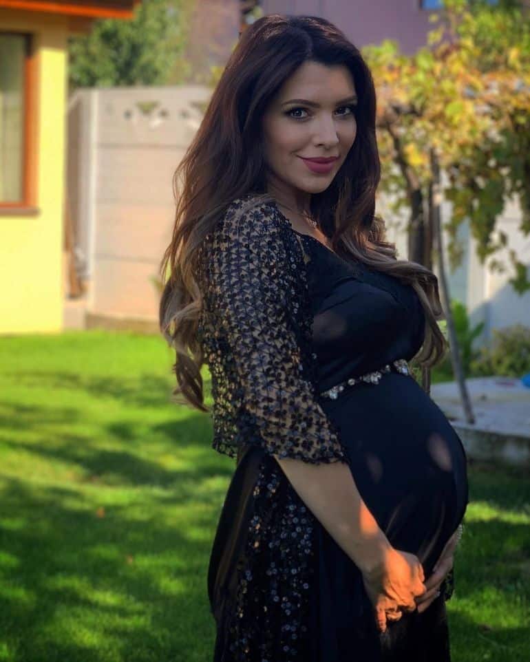 Celia, mamă pentru a doua oară! Vedeta și-a etalat burtica de graviduță / FOTO