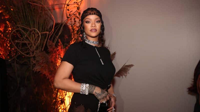 Rihanna s-a distrat de minune alături de niște... constănțeni. Imaginile care fac înconjurul internetului