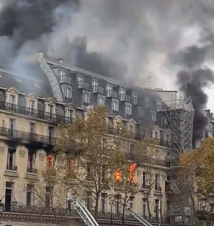 Incendiu lângă Opera din Paris. O clădire de birouri a luat foc: „Este îngrozitor”