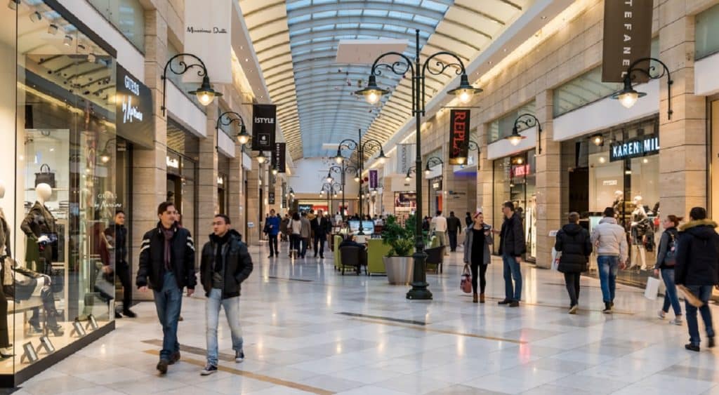 Cum vor funcționa mall-urile din Capitală de sărbători. Programul, complet schimbat