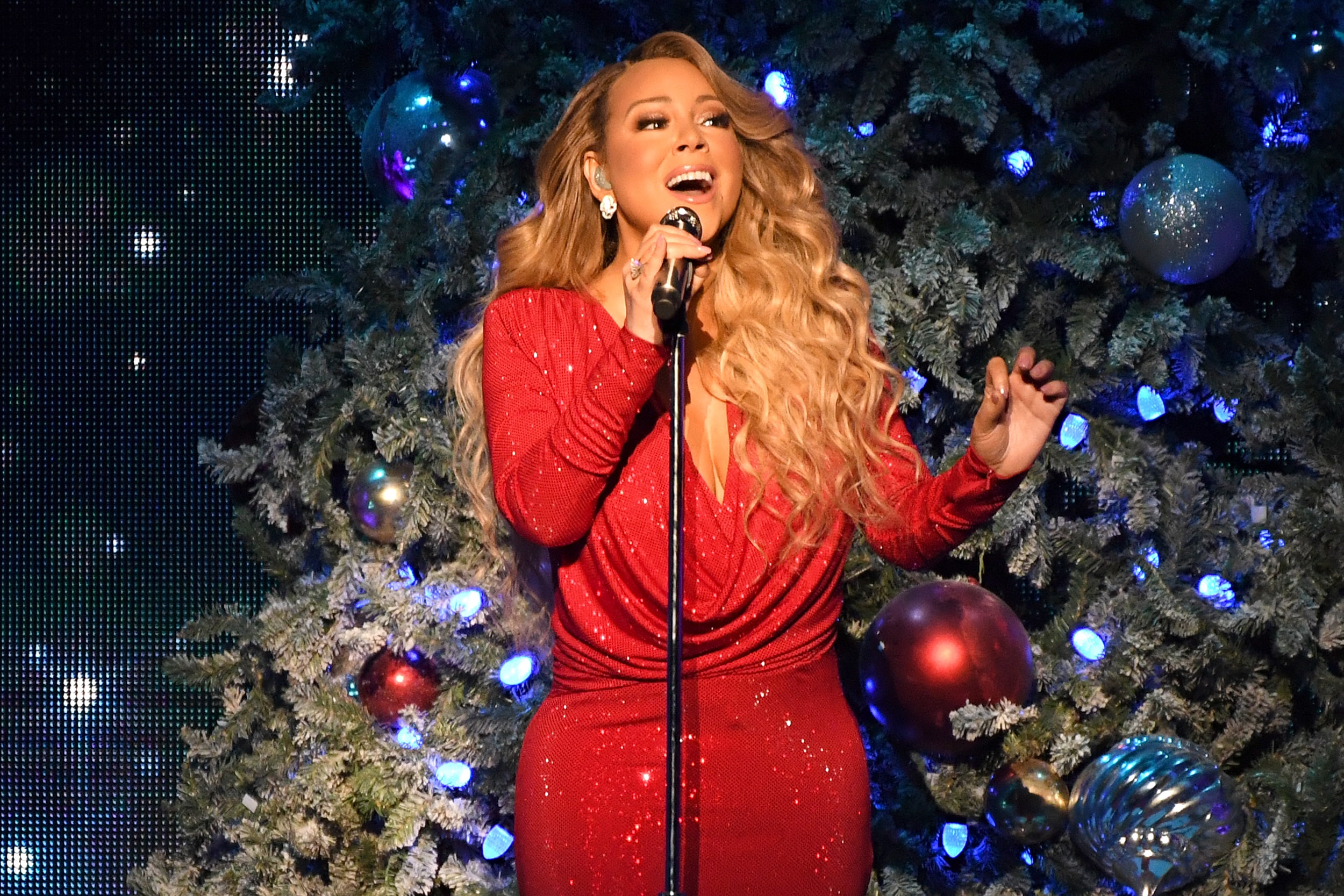 Câți bani câștigă Mariah Carey în fiecare an datorită piesei „All I want for Christmas”. Versurile au fost compuse în 15 minute