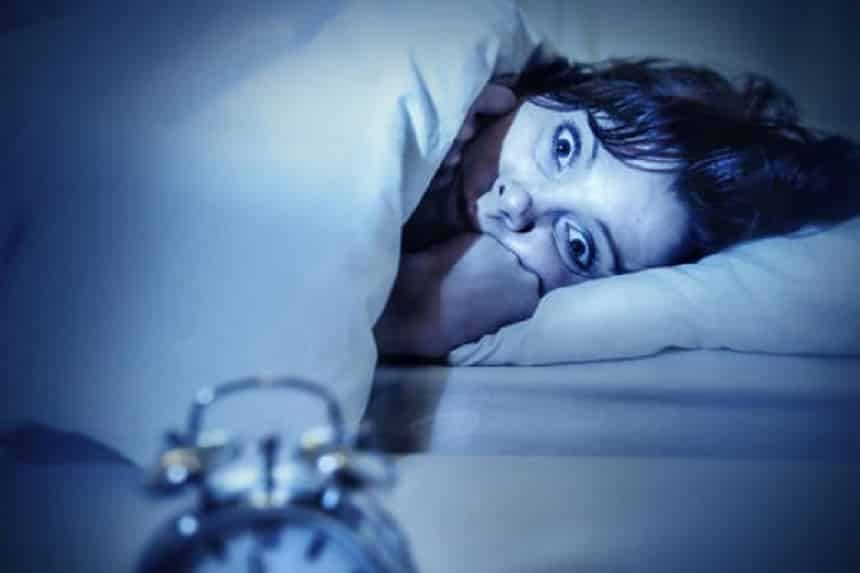 Slăbim sau ne îngrășăm când dormim? Ce spun specialiștii