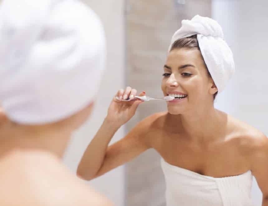 De câte ori trebuie să ne spălăm pe dinți. Adevărul despre igiena orală
