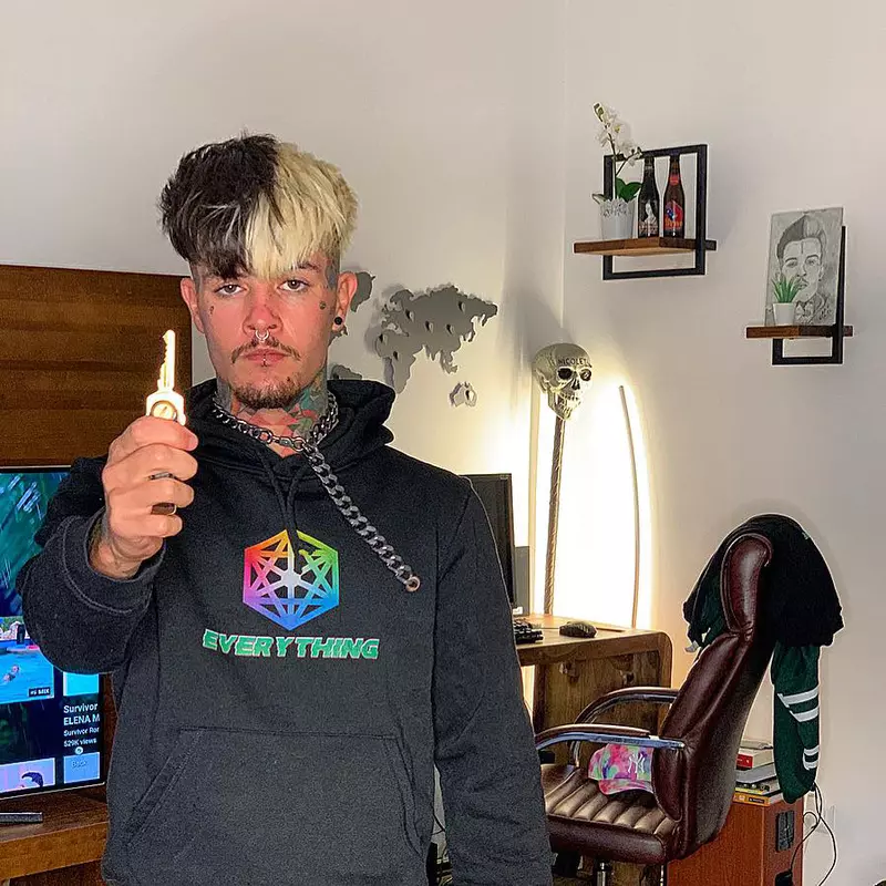 Zanni de la „Survivor”, ieșire nervoasă, pe internet! Fostul „faimos” părăsește România? „Nu mai suport”