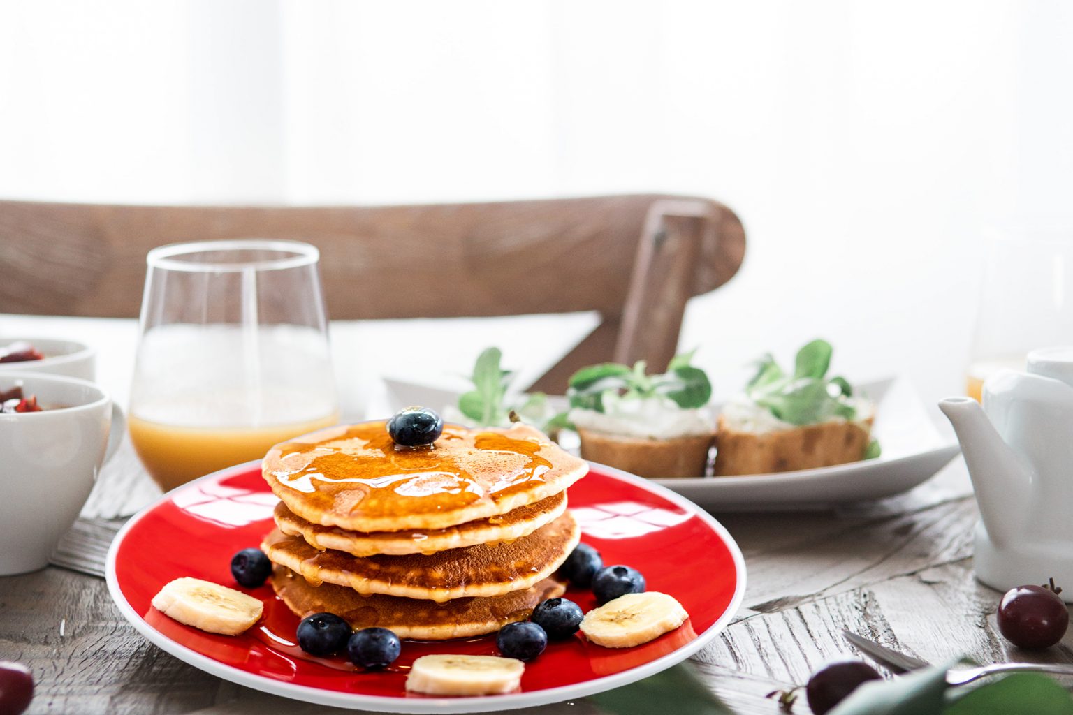 3 motive pentru care să faci pancakes la micul dejun