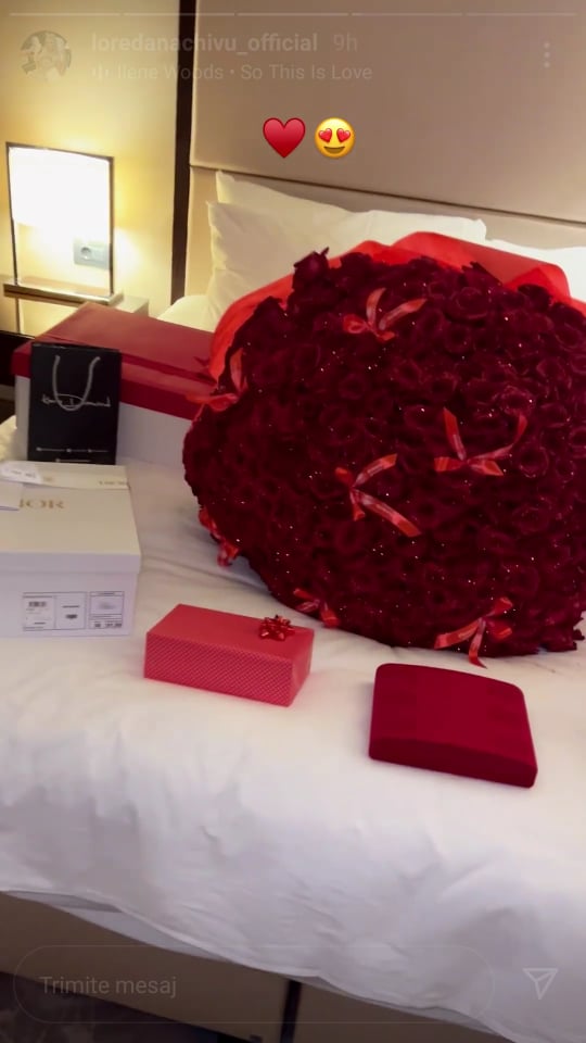 Loredana Chivu, răsfățată de iubitul misterios! Blondina le-a arătat internauților ce cadouri scumpe a primit de Valentine's Day