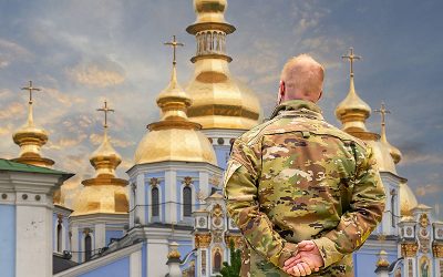 Imagini emoționante din Ucraina. Mai mulți soldați au mers la biserică pentru rugăciune