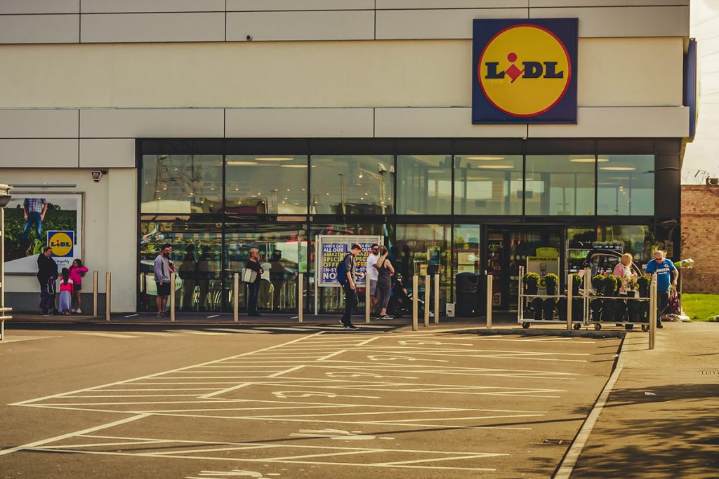 Surpriză de proporții pentru toți clienții LIDL! Ce poți găsi în această săptămână pe rafturile magazinului - toți românii trebuie să știe!