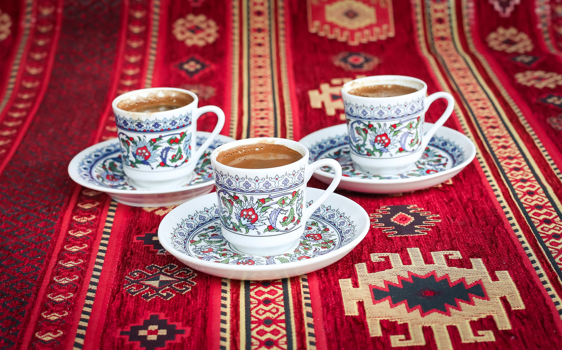 Care este diferența dintre cafeaua grecească și cea turcească? Și tu le faci, fără să-ți dai seama