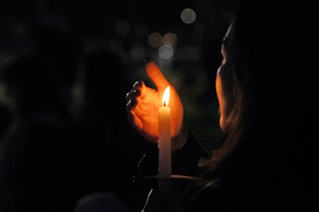 Ce nu avem voie să facem cu lumânarea de Paște. Aceasta trebuie păstrată tot anul