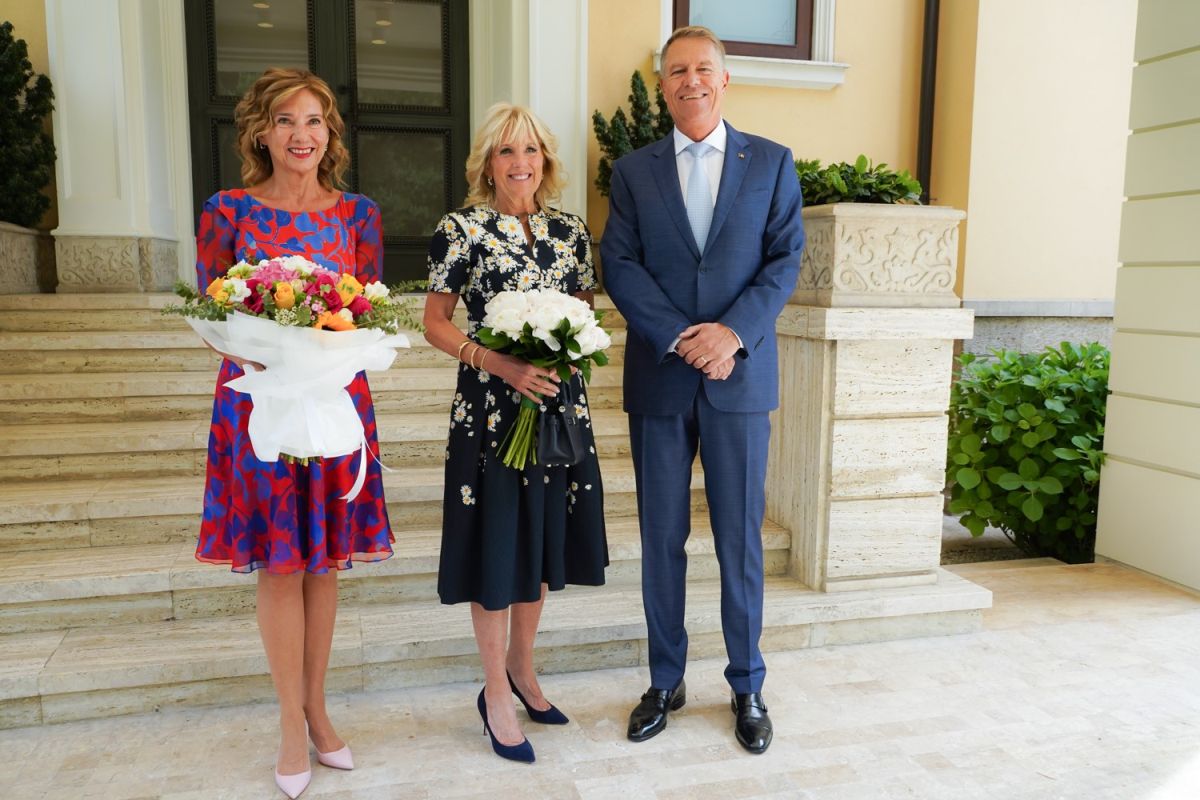 Carmen Iohannis și Jill Biden, luate în vizor de Cătălin Botezatu! Ce a spus designerul despre ținutele celor două