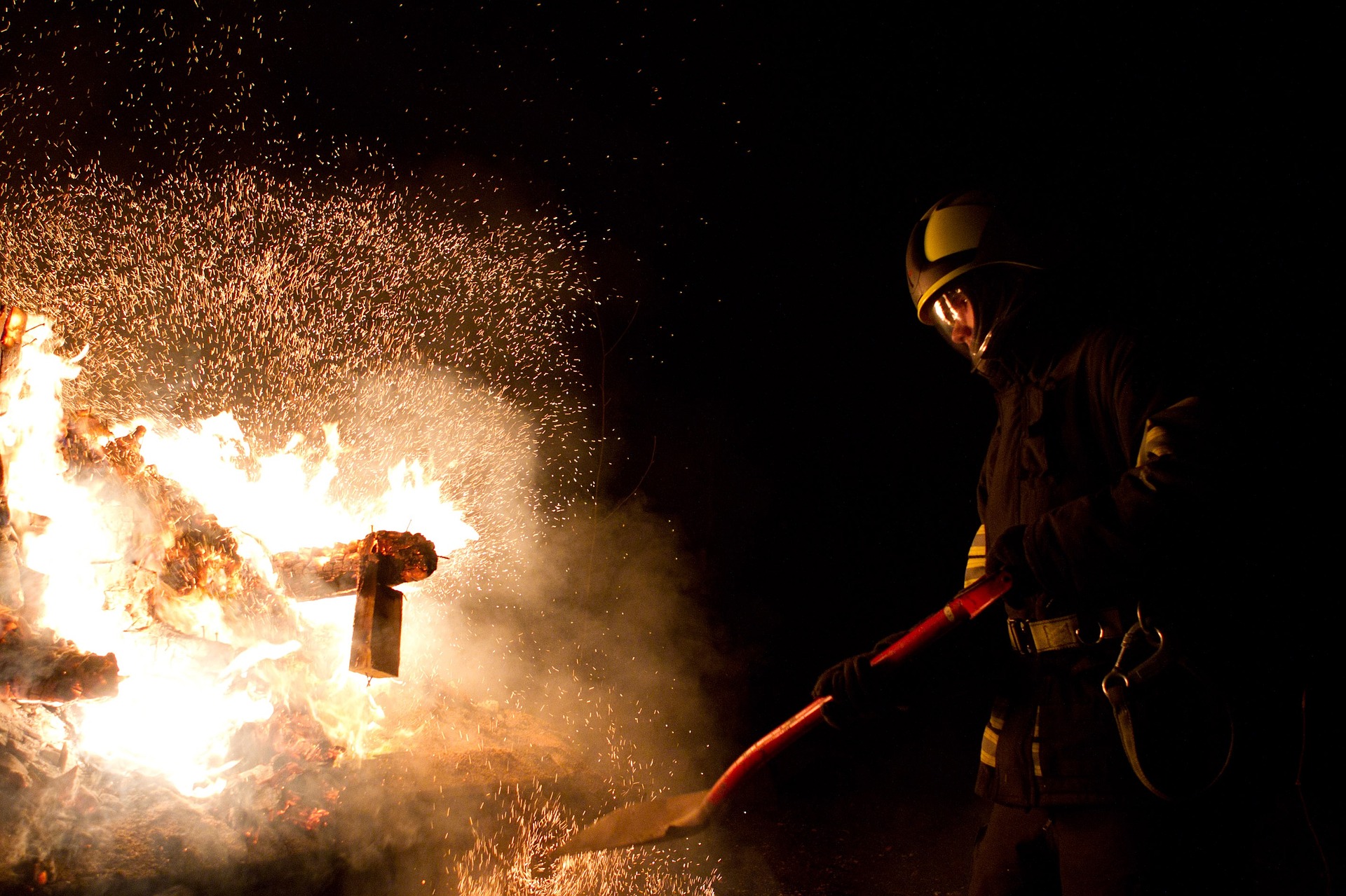 Detalii șocante în cazul morții misterioase a pompierului din incendiul de pe A1. Mesajul Parchetului Militar