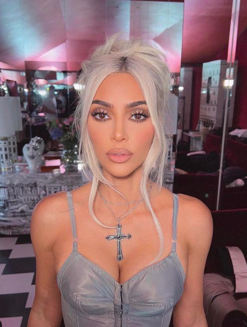 Cum se prepară celebra salată a familiei Kardashian. Vedetele o consumă aproape zilnic