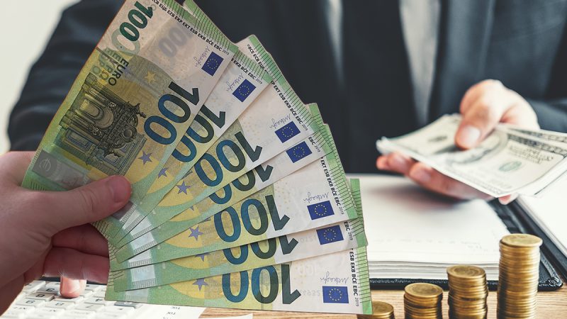 Vești bune pentru românii cu rate la bănci! Guvernul tocmai a decis: Nu se mai dau bani!