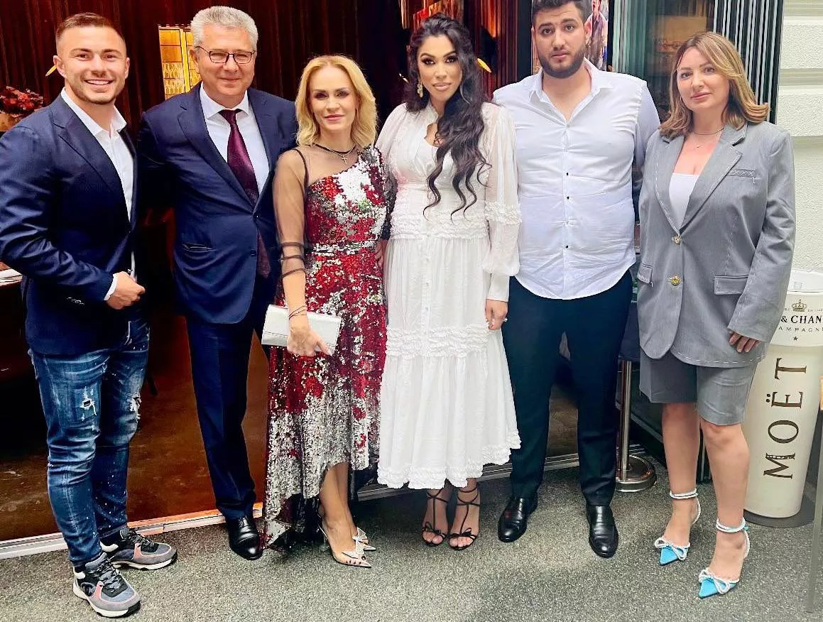 Eveniment important pentru fosta soție a lui Pepe. Raluca Pastramă și Ibrahim și-au unit destinele în mare taină. Gabriela Firea i-a dat de gol