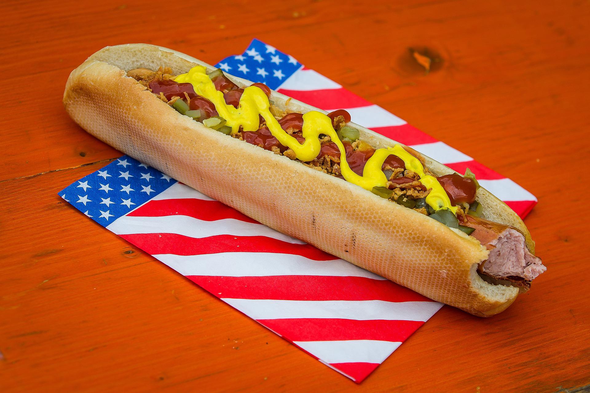 Din ce este făcut un Hot Dog? Puțini oameni știu care este originea sa