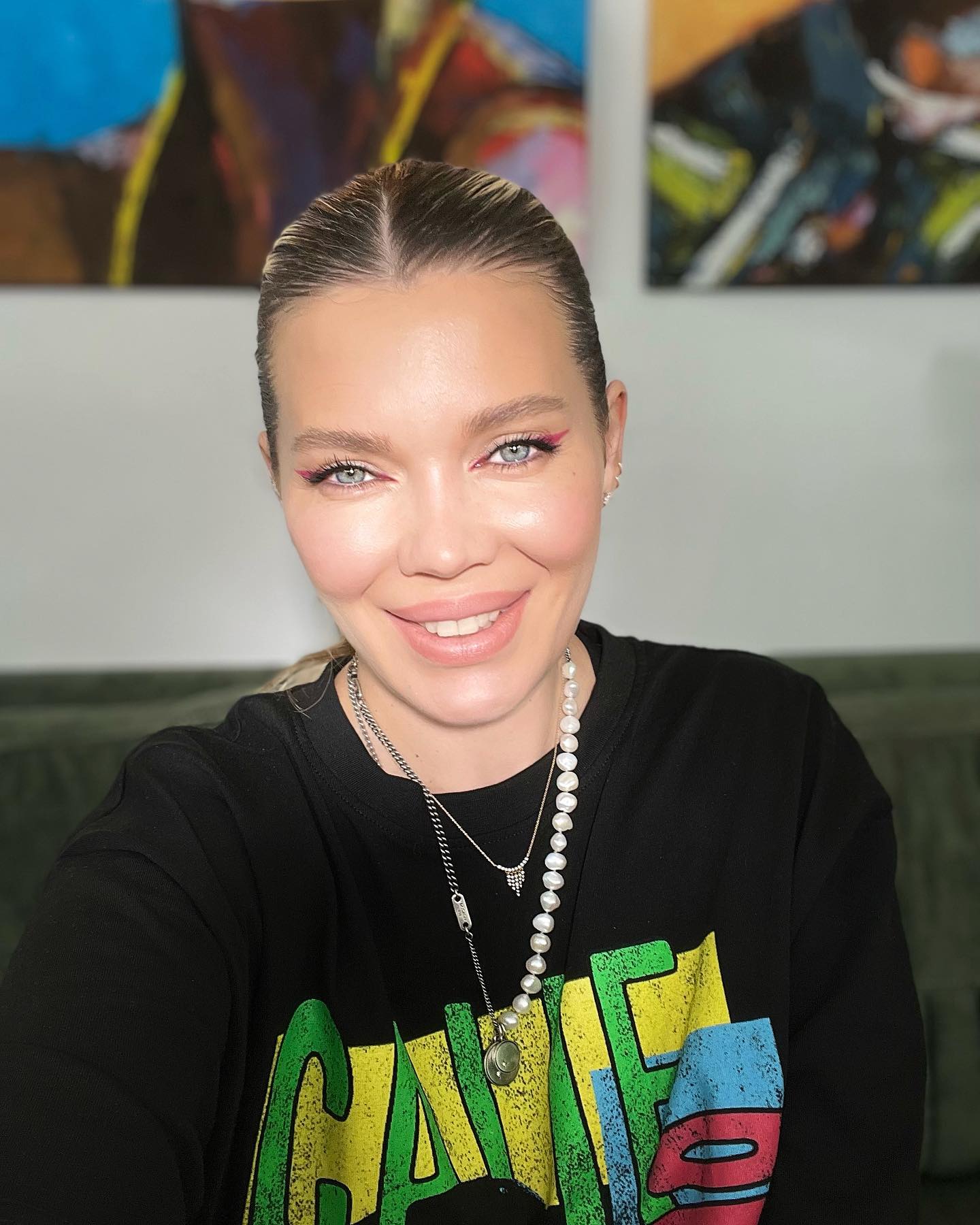 Gina Pistol a absolvit un curs de automachiaj. Ce planuri are, de acum încolo, iubita lui Smiley