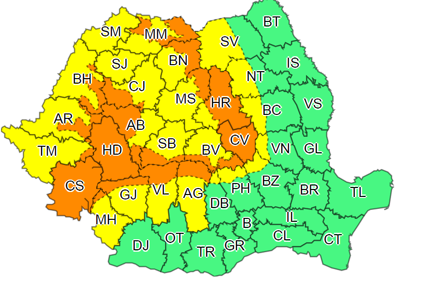 Avertizare meteo! Au fost emise două coduri galbene și unul portocaliu. Urmează caniculă și ploi torențiale  