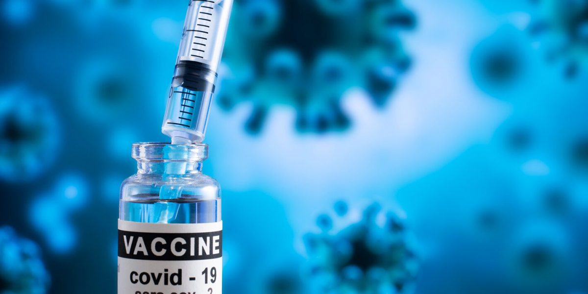 Comisia Europeană achiziționează 250 de milioane de doze de vaccin. Un nou val de Covid-19 se apropie