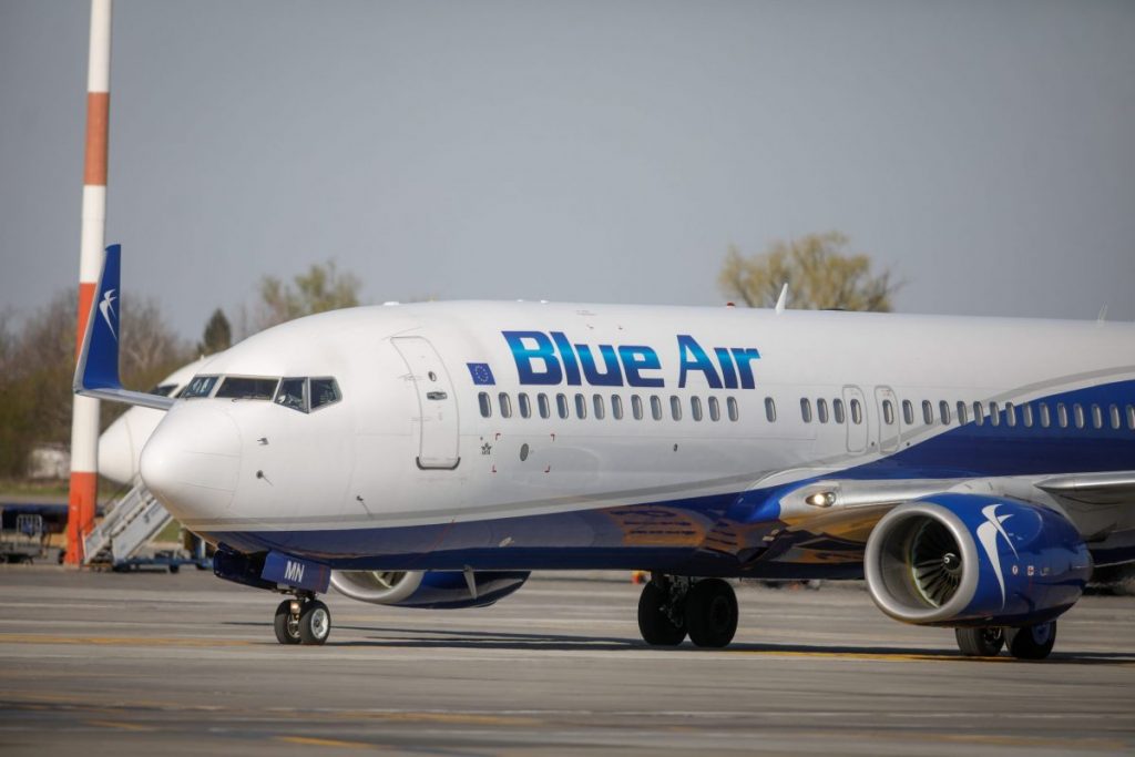 Guvernul a anunțat primele măsuri după ce Blue Air a suspendat zborurile. Cum vor ajunge românii în țară