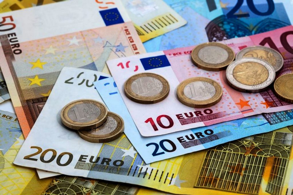 Curs valutar BNR, luni, 5 septembrie. Cât valorează astăzi moneda europeană