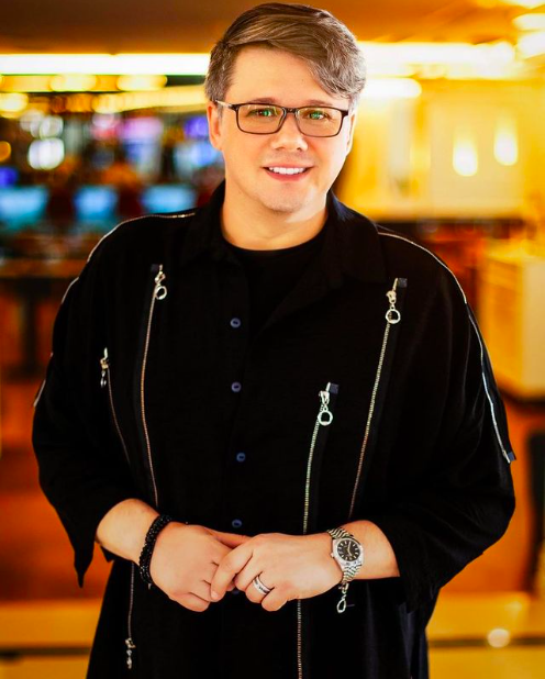 Ce face Fuego cu toate ținutele de scenă. Artistul are peste 500 de costume