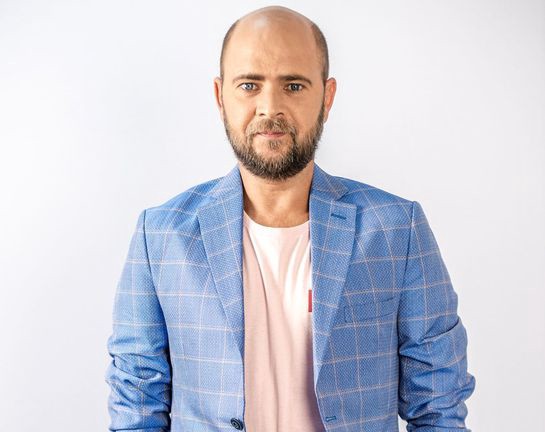 Lovitură dură pentru Antena 1! Cu ce post concurent a semnat Cosmin Seleși