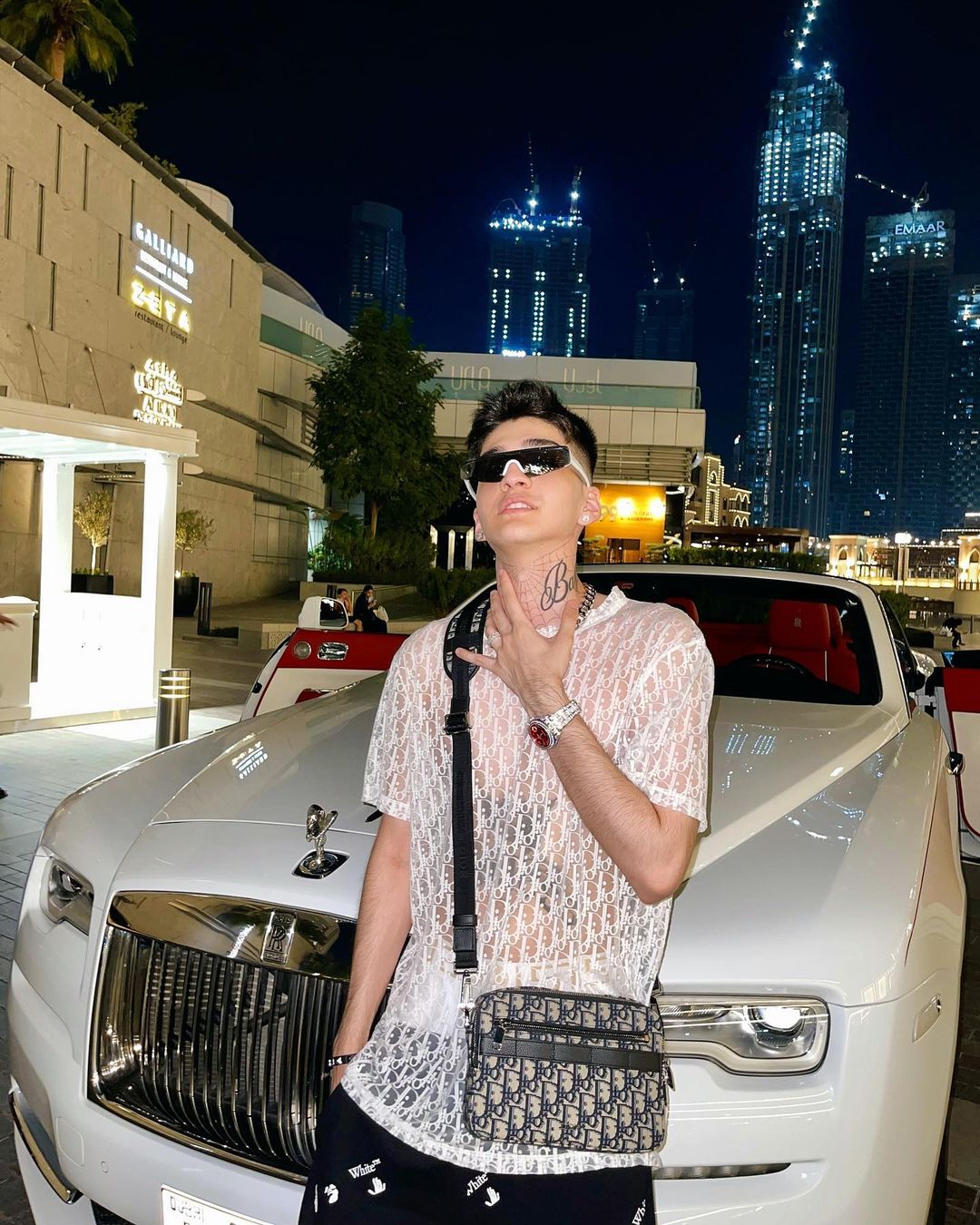 Împăcare surprinzătoare în showbiz. Dovada că Abi și Alex Velea au îngropat securea războiului. VIDEO