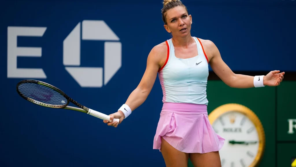 Încă o lovitură pentru Simona Halep! Sportiva a fost depășită în clasamentul WTA de o româncă