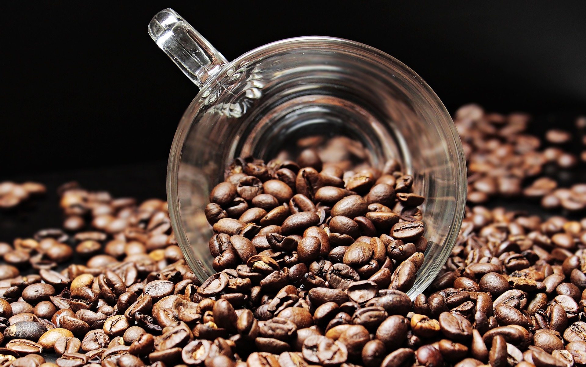 Câtă cafea ai voie să consumi zilnic. Ce se întâmplă dacă depășești doza recomandată