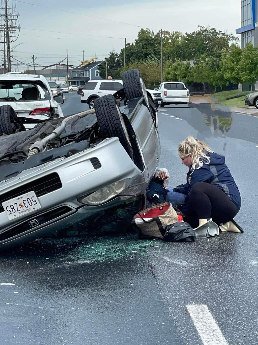 Graviduța eroină! Însărcinată în luna a nouă a reușit să salveze victimele unui accident rutier