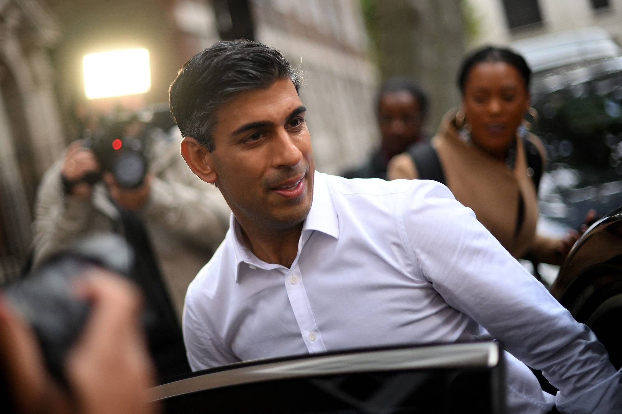Rishi Sunak, mai bogat decât Regele Charles. Ce avere are prim-ministrul britanic
