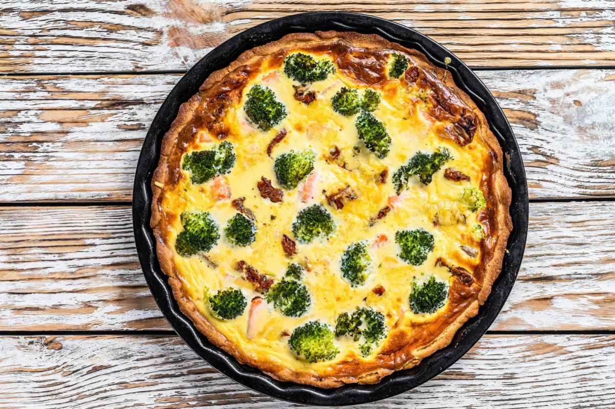 Rețeta zilei – Cum se prepară tarta cu somon și broccoli. Este un adevărat deliciu culinar