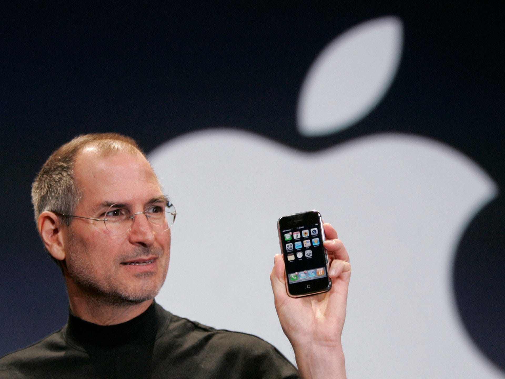 Singurul iPhone din 2017, sigilat, s-a vândut la licitație. Suma obținută pe telefon este uriașă