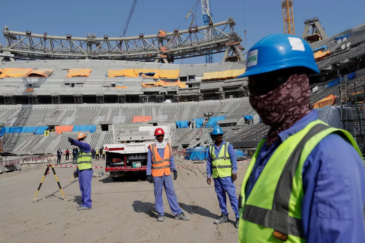 Informație ținută ascunsă: Câți muncitori au murit pentru Campionatul Mondial din Qatar. Cifra este tragică!