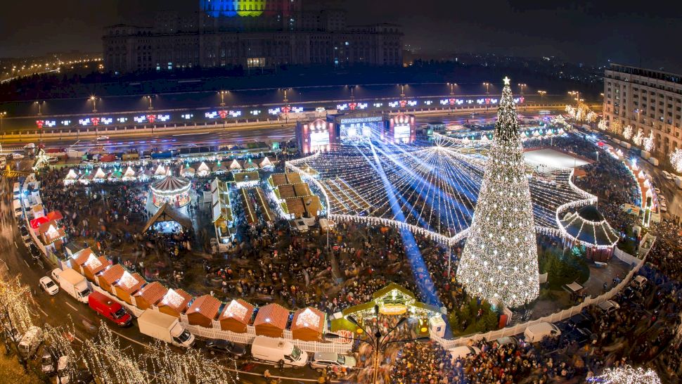 Târgul de Crăciun București 2022 | Câți bani trebuie să scoți din buzunar pentru un pahar cu vin fiert. Este șocant