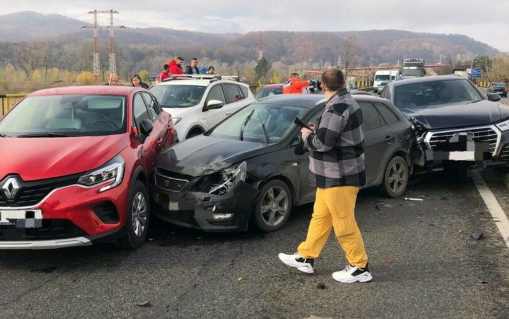 Șapte din zece români sunt convinși că vor face un accident rutier. Șoferii, în continuare neatenți la volan
