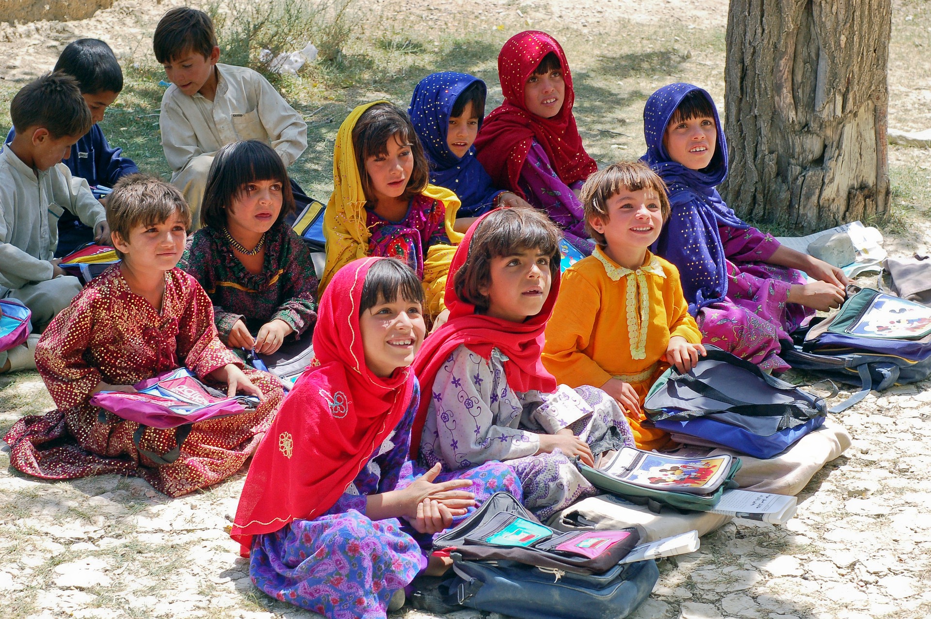 Afganistan a suspendat cursurile în universități pentru femei. Reprezentanții Drepturilor Omului boicotează decizia