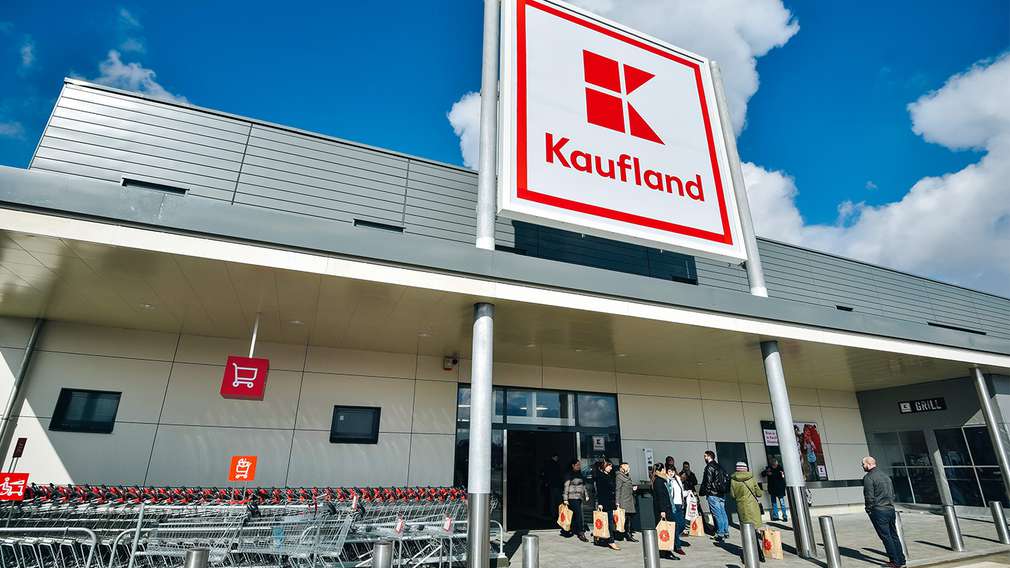Alertă alimentară în Kaufland! Un produs a fost retras urgent de pe rafturile magazinelor: Pot exista bucăți mici de plastic...
