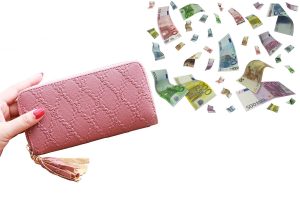 Ce trebuie să pui în portofel pentru a atrage prosperitate în acest an