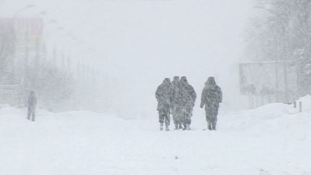 Haos în România din cauza ninsorii și a viscolului! IGSU: 122 de localități au rămas fără energie electrică